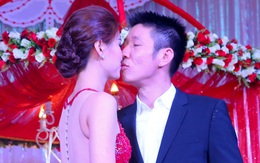 Chồng Á hậu Diễm Trang tình tứ hôn vợ trong tiệc cưới