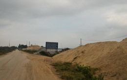Phú Thọ: Đê sông Lô bị “băm nát”