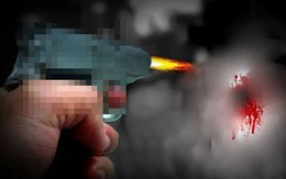 Mâu thuẫn nợ nần, rút súng bắn xuyên má chủ nợ