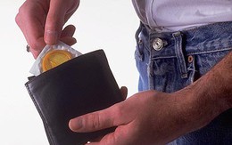 Vì sao đàn ông không được để bao cao su trong ví?