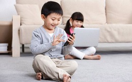 6 việc bố mẹ cần làm để trẻ chơi điện thoại, ipad an toàn