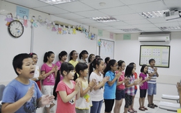 Anna Trương về nước đứng lớp “Dàn đồng ca mùa hạ” Choir Link tại Language Link Vietnam