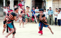 Chuyện cúng Tết bằng chuột  của đồng bào Cor