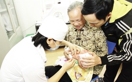 Hà Nội: Sáng mai, bắt đầu đăng ký tiêm vaccine dịch vụ qua mạng