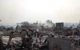 Vụ cháy xưởng vải ở Hải Dương: Dân thấp thỏm lo cháy lan sang nhà mình