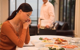 7 năm là chồng lý tưởng, giờ anh "sống hờ" với tôi