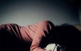 Giả bạn trai, đánh đập cưỡng bức cô gái trong nhà nghỉ