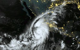 Siêu bão mạnh nhất đổ bộ, Mexico điều 10.000 binh sĩ cứu dân