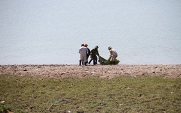 Thi thể nam thanh niên phân hủy nổi trên sông Lam