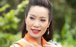 Á hậu Trịnh Kim Chi thể hiện tình yêu với chồng khi mạo hiểm sự nghiệp sinh con ở tuổi 43