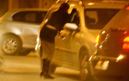 Gái mại dâm Hy Lạp đổi sex lấy bánh mì