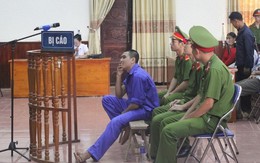 Dân đổ xô đi xem xử án kẻ thảm sát 4 người trong một gia đình ở Nghệ An