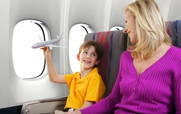 Những điều bố mẹ buộc phải biết khi cho con nhỏ đi máy bay