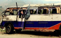 Tai nạn xe buýt kinh hoàng, hàng chục người thương vong