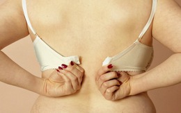 5 thói quen xấu khiến ngực mau chảy xệ