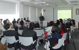 Con xem phim sex, cha mẹ nên làm gì?
