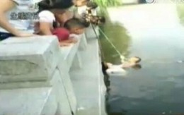 Mẹ và vợ cùng nhảy sông tự tử để thử lòng chàng trai