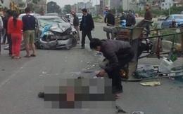 Hà Nội: Ô tô Civic nát bét đầu, tài xế hoảng loạn xuống xe