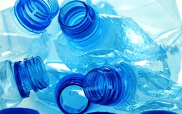 Mối nguy hiểm khi tái sử dụng chai nhựa