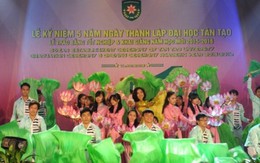 Đại học Tân Tạo trao giải Hoa Trạng nguyên 2015