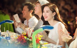 Hoa hậu Đặng Thu Thảo duyên dáng khi làm giám khảo