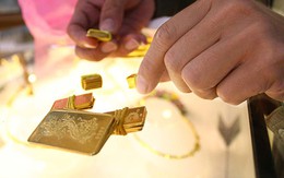 Nhóm người nước ngoài bán gần 60 kg vàng giả