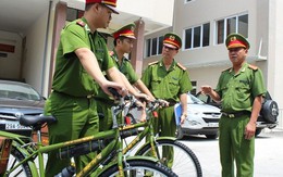Đường phố Hà Nội thế nào sau một tháng công an tuần tra bằng xe đạp?