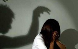 Làm nhục nữ sinh, gã hàng xóm dùng vàng “khắc phục hậu quả”