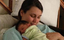 Có nên thú tội với chồng về cha ruột của con mới sinh