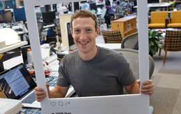 Mark Zuckerberg dán camera laptop để tránh hacker