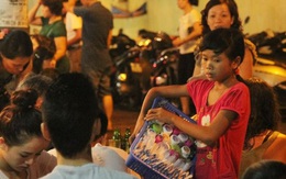 Lao động trẻ em giữa thủ đô (3): Trẻ bán kẹo rong cũng có “bảo kê”