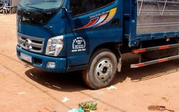 Bé gái 3 tuổi bị xe tải cán chết khi đang chơi