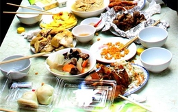 Chủ quán Nhật 'tím mặt' nhìn bàn thức ăn thừa của khách Việt