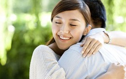 Đàn bà muốn được yêu, phải "ngu ngơ" một tí