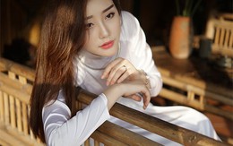 "Hot girl Ngoại thương" giản dị mà hút hồn với áo dài trắng
