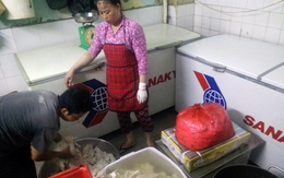 Chủ cửa hàng ở Sài Gòn ướp xương với hàn the bán cho khách