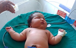 Bà mẹ Ấn Độ sinh con nặng 6,8 kg