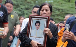 Đám tang đẫm nước mắt của nam tài tử Thái Lan chết vì sốt xuất huyết
