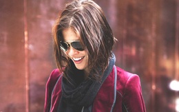 Cách mặc đồ nhung gợi cảm mà không già nua, sến súa