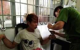 Ông chủ cửa hàng xe máy tìm cách giữ chân kẻ gian