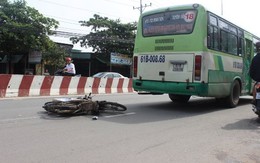 Vượt đèn vàng, xe buýt tông nam thanh niên chết thảm