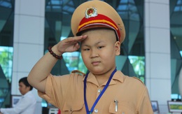 Cậu bé ung thư mơ làm CSGT lay động cộng đồng đã đi xa