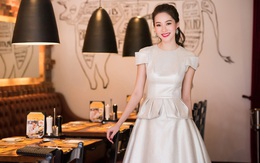Hoa hậu Đặng Thu Thảo tỏa nhan sắc ngọt ngào khi dự tiệc