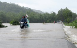 Lũ cuốn trôi phó chủ tịch xã trên đường đi làm về