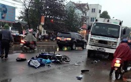 Xe máy đấu đầu ôtô, 1 người chết, 1 người nguy kịch