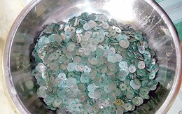 Đào đất, phát hiện hũ sành chứa hàng yến đồng xu tiền cổ quý giá