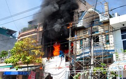 Làm cháy cửa hàng tiền tỷ của hàng xóm khi sửa nhà