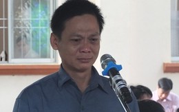 Bị cáo đoạt mạng vợ khóc nức nở ở tòa