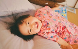 Hình ảnh đáng yêu của cô bé "thánh ăn" gây bão cộng đồng mạng