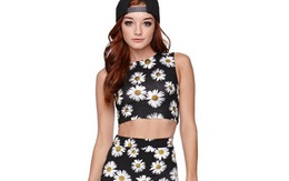 Mặc đẹp xuống phố cuối tuần với áo crop-top và chân váy bút chì